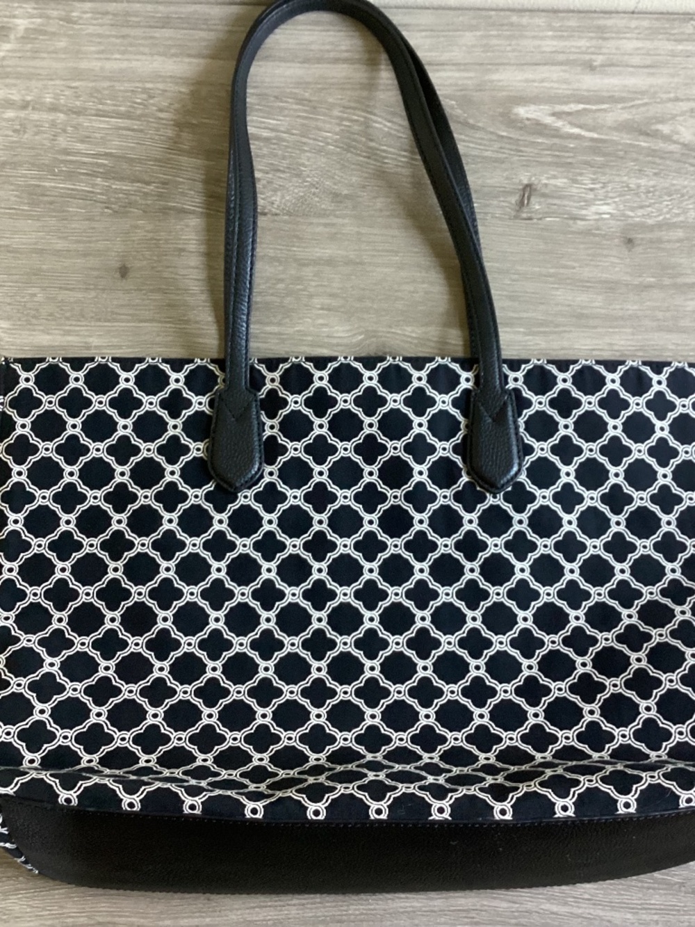 TALBOTS Printed SAFFIAN Geometric Black & White Tote Bag Purse Faux Leather Fall